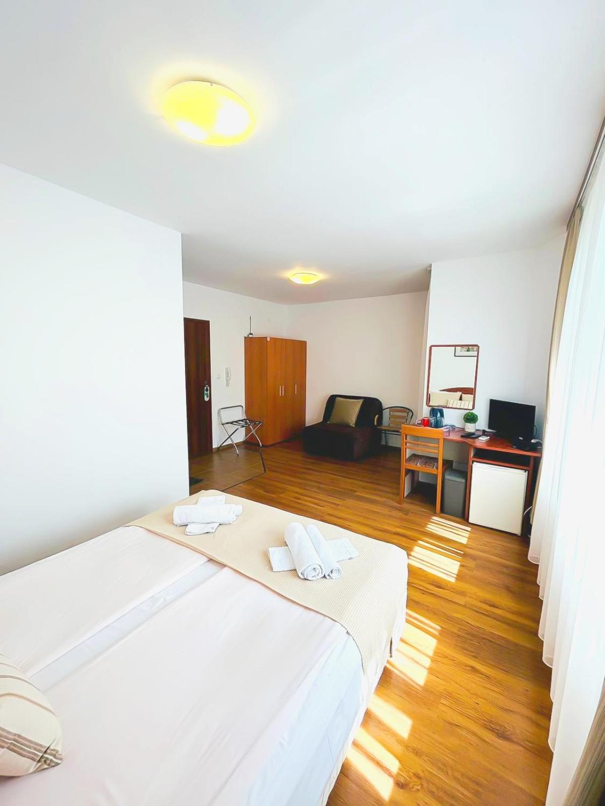 Family Hotel Helios Sunny Beach Exterior photo