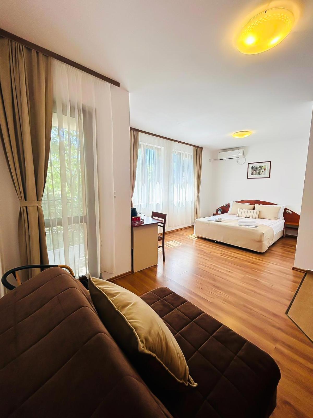 Family Hotel Helios Sunny Beach Exterior photo