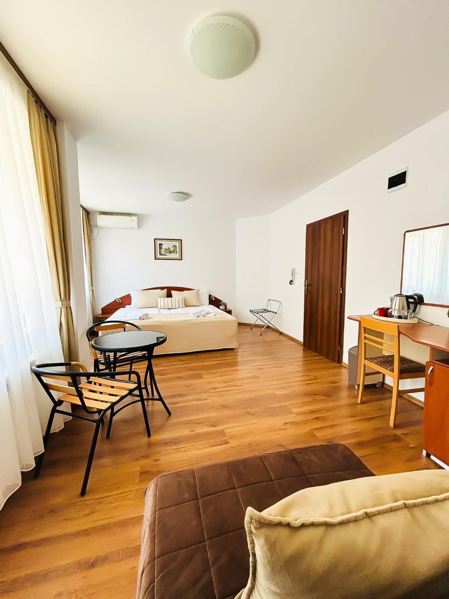 Family Hotel Helios Sunny Beach Exterior photo